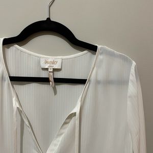 Laundry by Shelli Segal button up with tie neck size 10 excellent condition